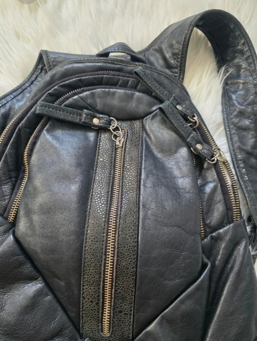 Dautore Black Quilted Backpack with Top Zipper Pocket
